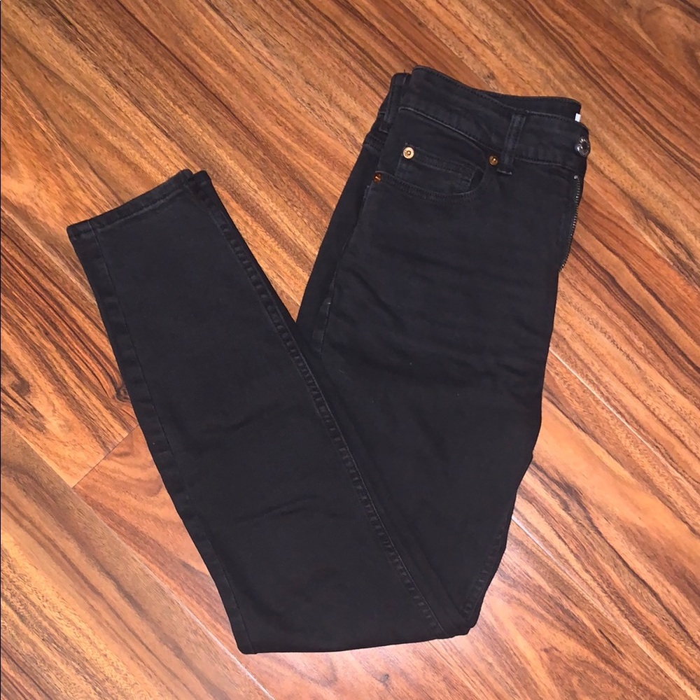 H&M Black Skinny Jeans Tapered Fit- BRAND NEW. ONLY WORN ONCE